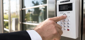 Из каких элементов состоит охранная сигнализация